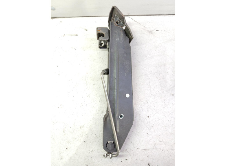 Домкрат к Volkswagen Touareg, 2004г.