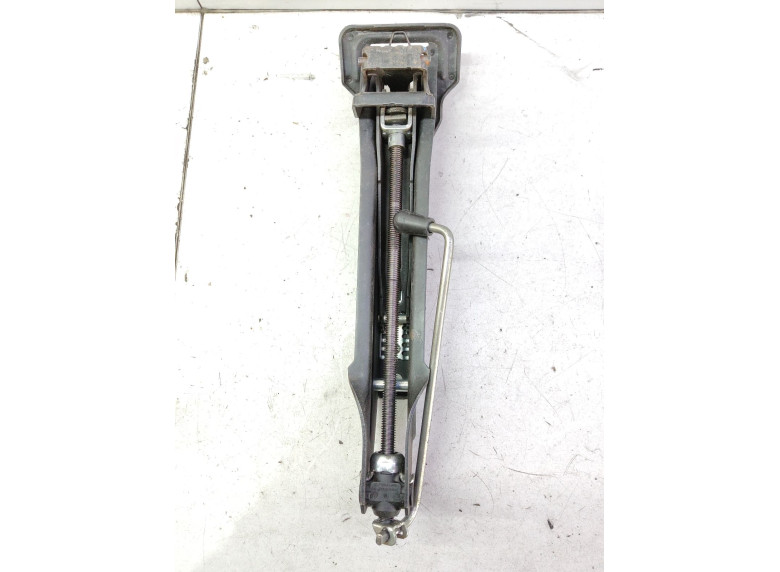 Домкрат к Volkswagen Touareg, 2004г.