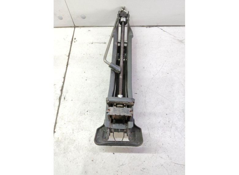 Домкрат к Volkswagen Touareg, 2004г.