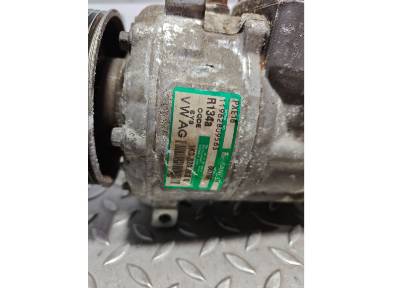 Компрессор кондиционера к Volkswagen Passat, 2006г.