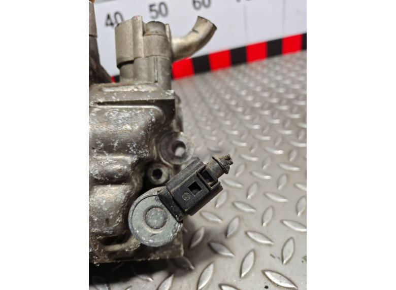 Компрессор кондиционера к Volkswagen Passat, 2006г.