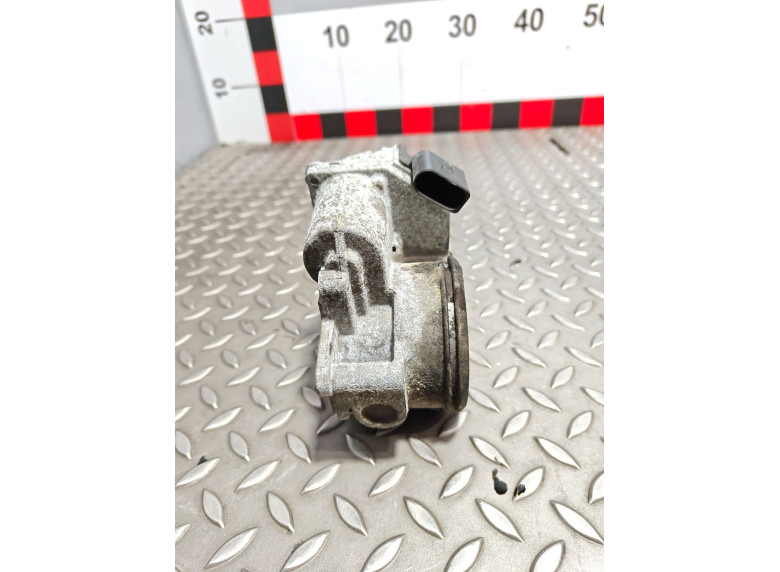 Заслонка дроссельная к Volkswagen Passat, 2006г.