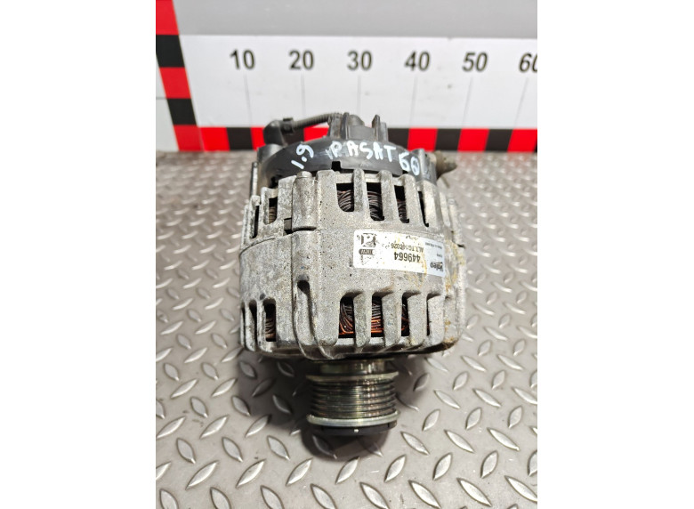 Генератор к Volkswagen Passat, 2006г.