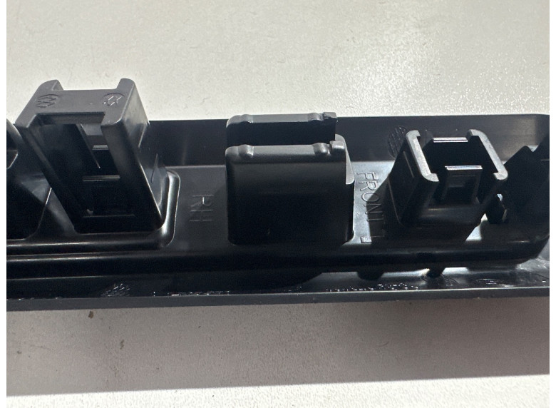 Накладка на порог к BMW XM G09, 2023г.