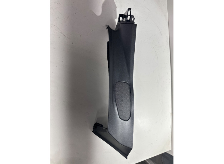 Обшивка багажника к BMW XM G09, 2023г.