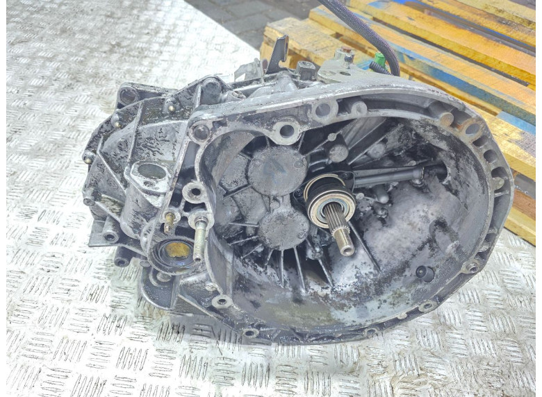 КПП механическая (МКПП) к Renault Laguna, 2005г.