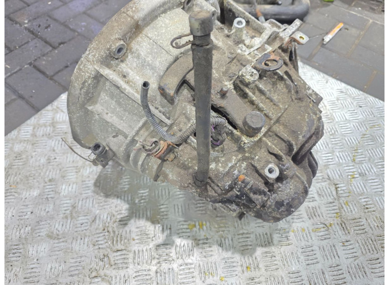 КПП механическая (МКПП) к Renault Trafic, 2004г.