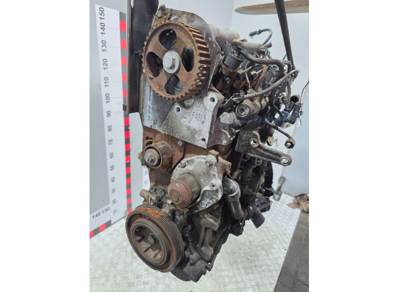 Двигатель к Renault Trafic, 2004г.