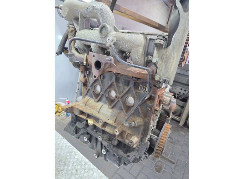 Двигатель к Renault Trafic, 2004г.