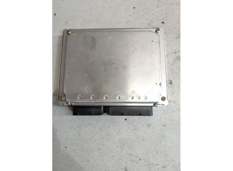 Блок управления двигателем к Volkswagen Passat, 2002г.