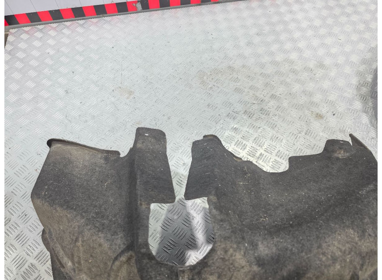 Защита арок задняя правая (подкрылок) к Audi A1, 2017г.