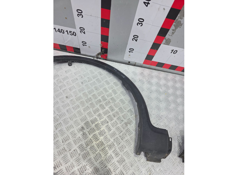 Молдинг крыла переднего левого к Suzuki SX4, 2012г.