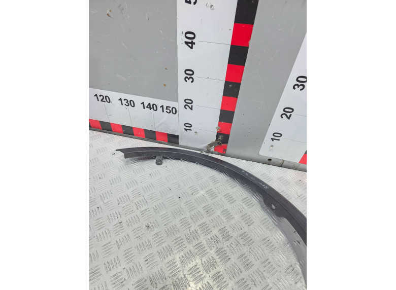 Молдинг крыла переднего левого к Suzuki SX4, 2012г.