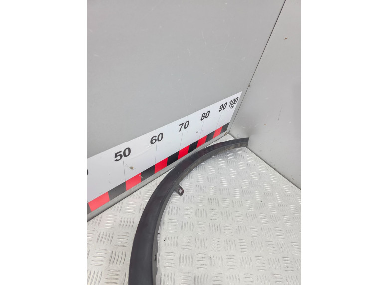 Молдинг крыла переднего правого к Suzuki SX4, 2012г.