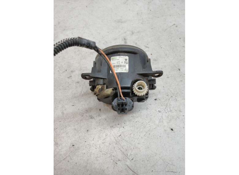 Фара противотуманная левая к Citroen C4 Picasso, 2008г.