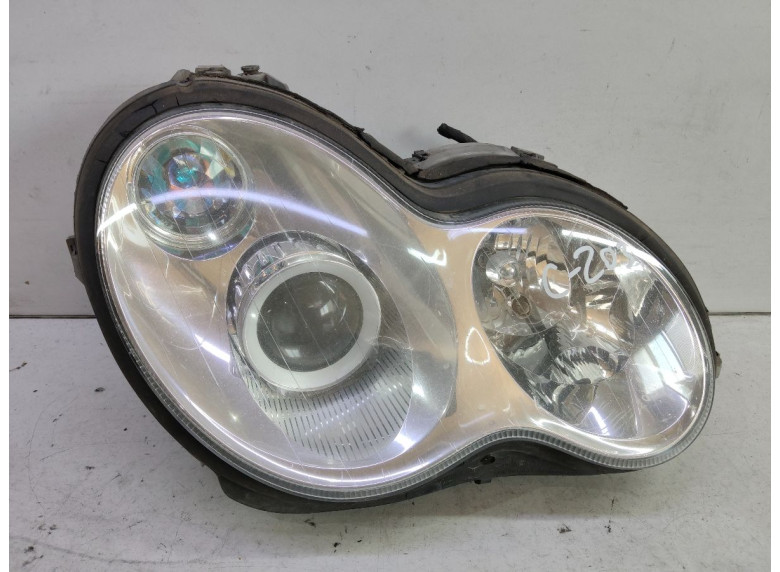 Фара правая к Mercedes C W203, 2003г.