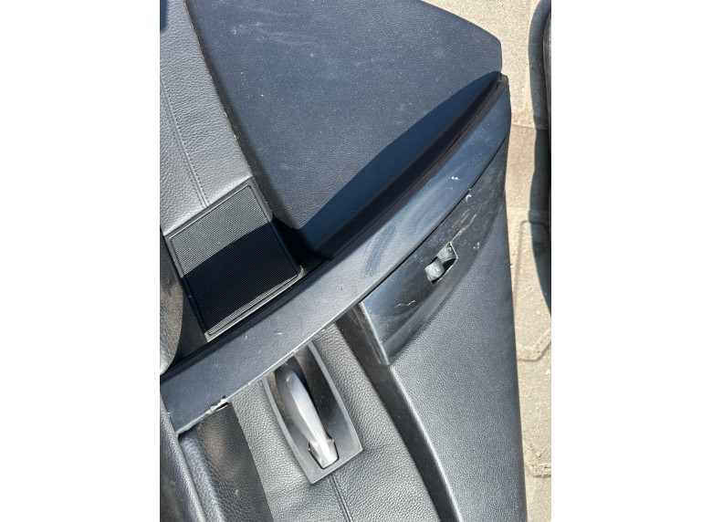 Обшивка двери передней правой (дверная карта) к BMW 5 E60/E61, 2005г.