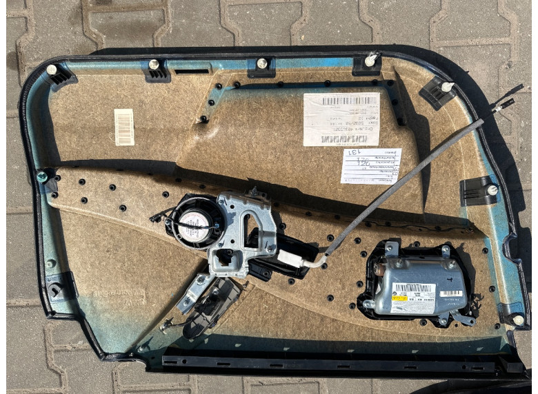 Обшивка двери передней правой (дверная карта) к BMW 5 E60/E61, 2005г.