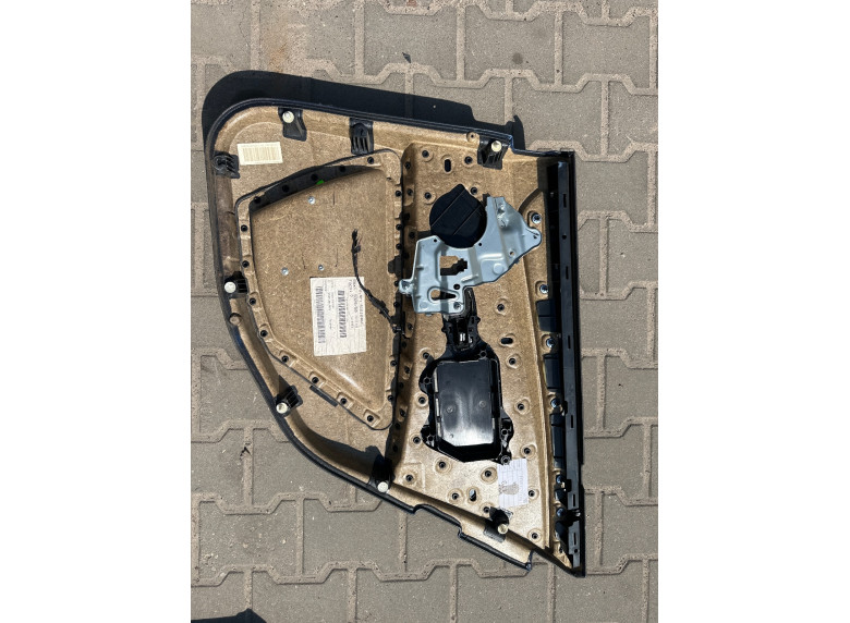 Обшивка двери задней левой (дверная карта) к BMW 5 E60/E61, 2008г.