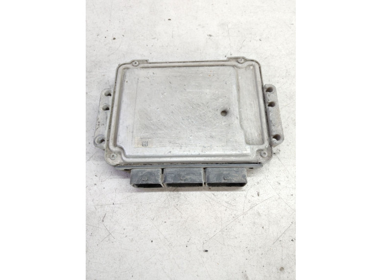 Блок управления двигателем к Opel Vivaro, 2009г.