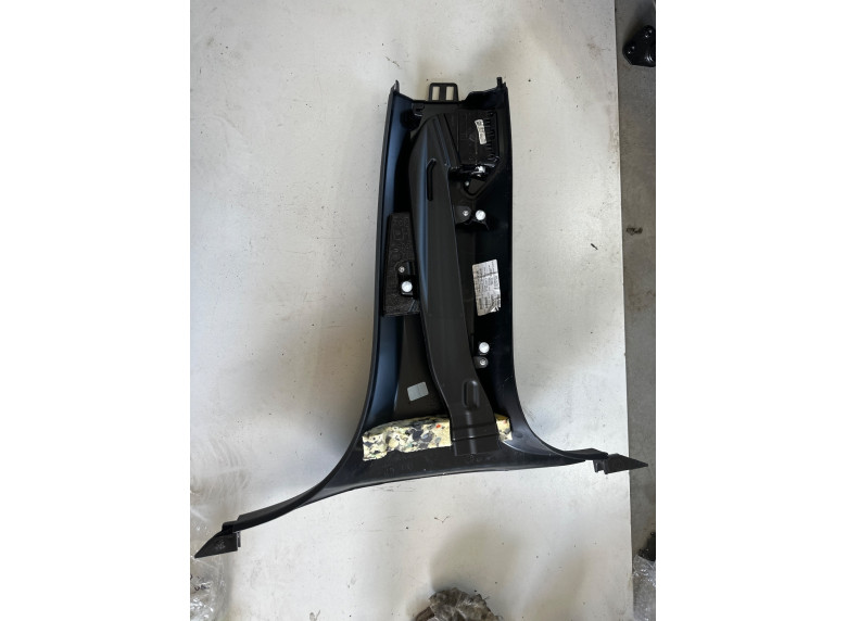 Обшивка салона к BMW XM G09, 2023г.