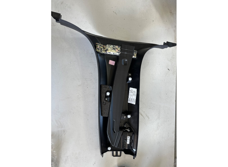 Обшивка салона к BMW XM G09, 2023г.