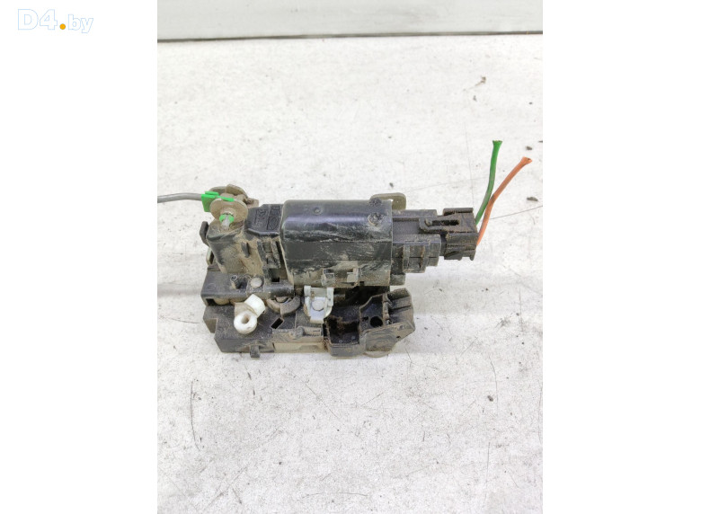 Замок двери передней правой к Renault Master 2009 г.