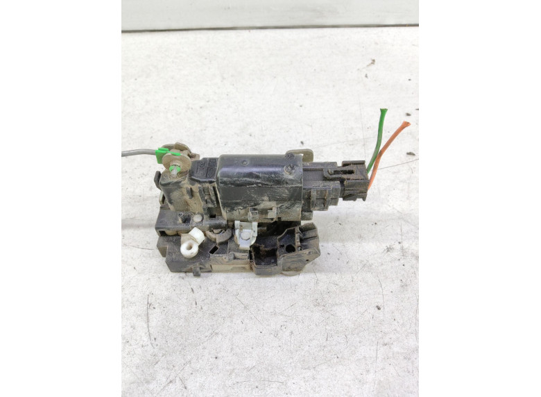 Замок двери передней правой к Renault Master, 2009г.