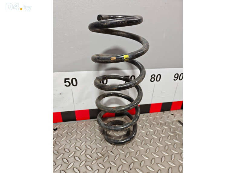 Пружина передняя к Volkswagen Passat 2003 г.