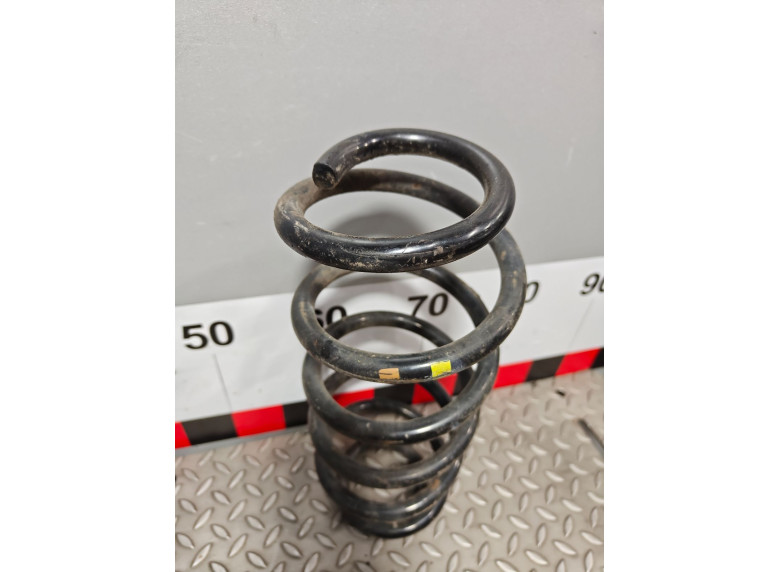 Пружина передняя к Volkswagen Passat, 2003г.