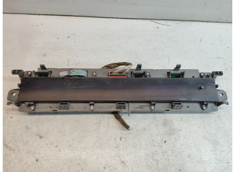 Щиток приборов (приборная панель) к Renault Scenic, 2005г.