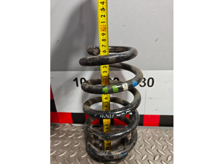 Пружина передняя к Audi A4, 2009г.