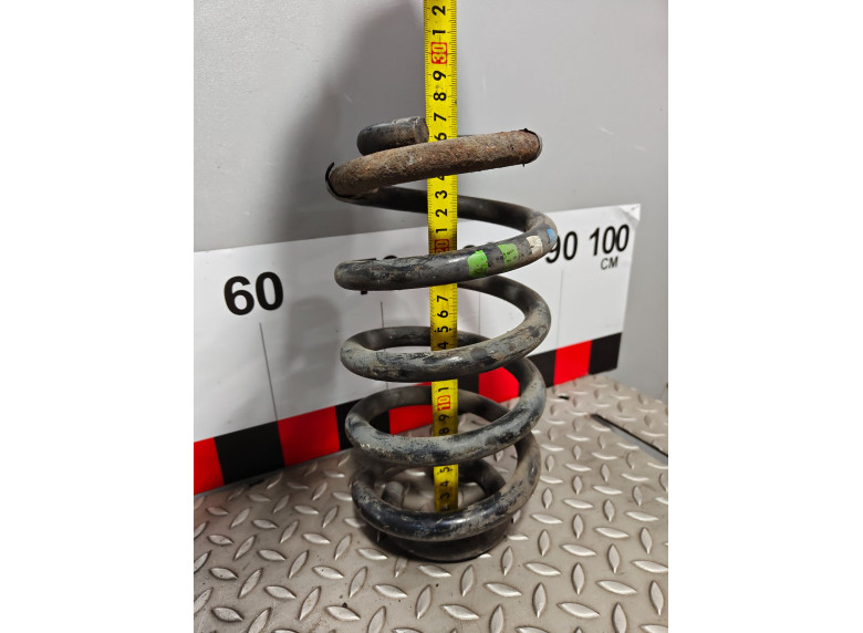 Пружина передняя к Audi A4, 2009г.