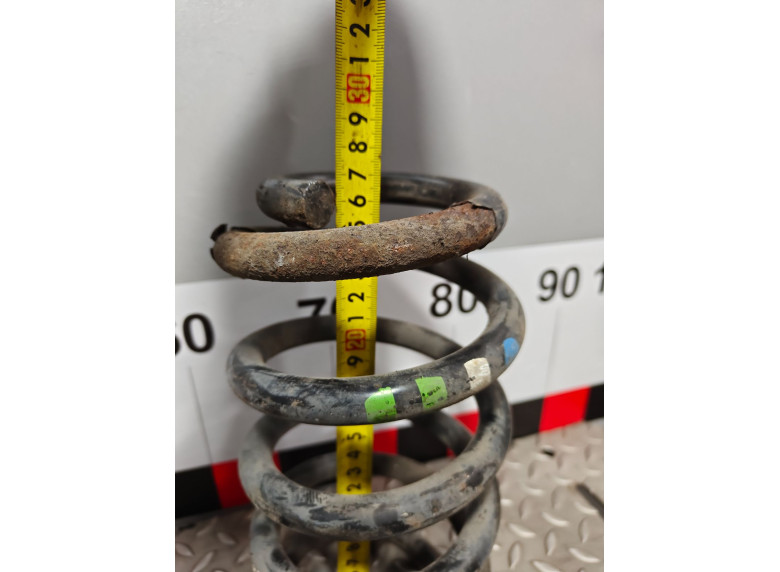 Пружина передняя к Audi A4, 2009г.