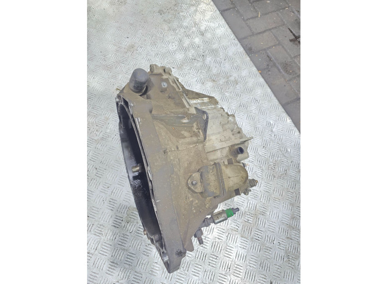 КПП механическая (МКПП) к Renault Master, 2003г.