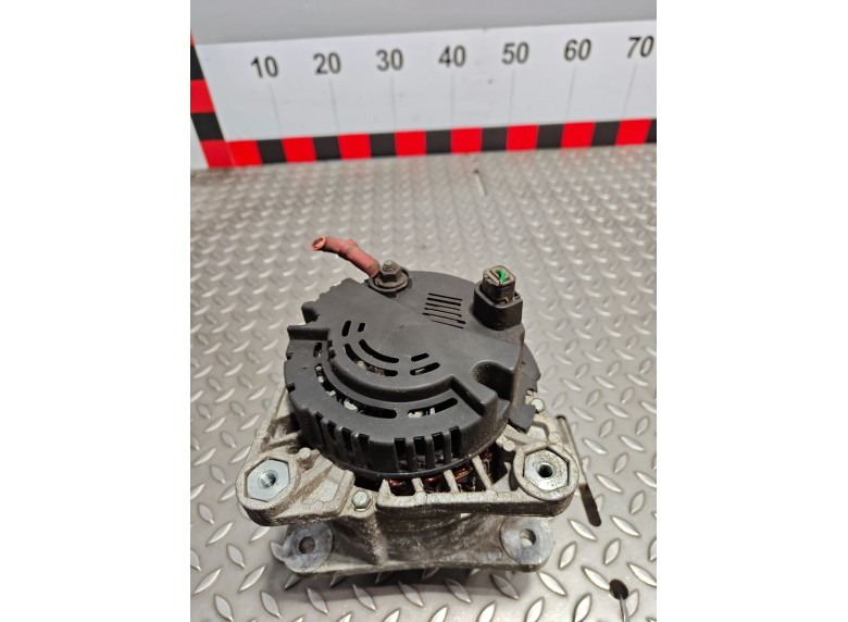 Генератор к Renault Master, 2003г.