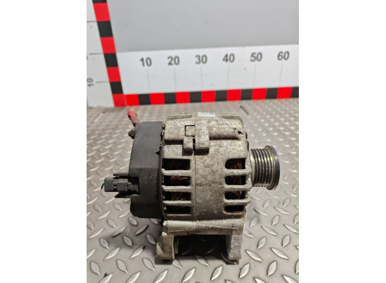 Генератор к Renault Master, 2003г.