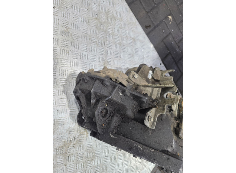 КПП механическая (МКПП) к Renault Master, 2004г.