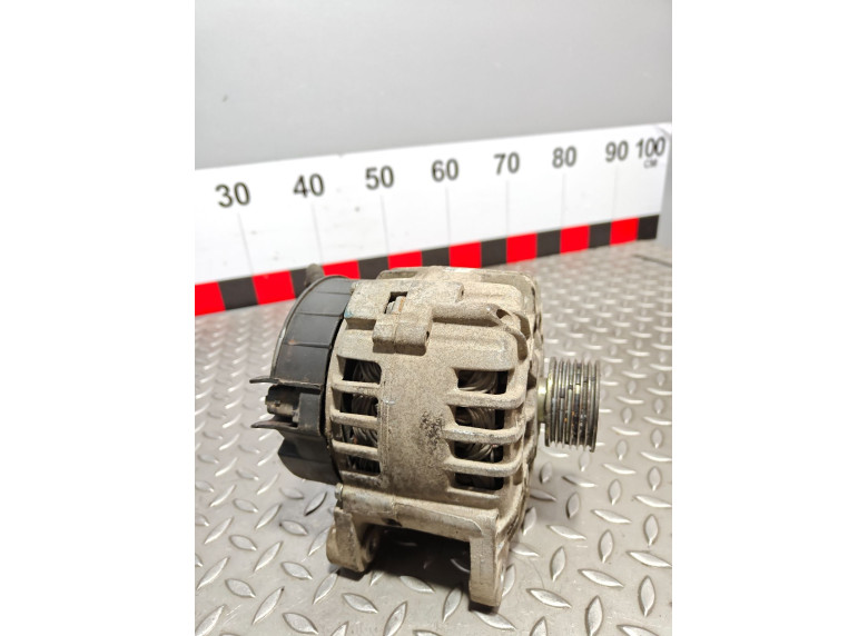 Генератор к Renault Master, 2003г.