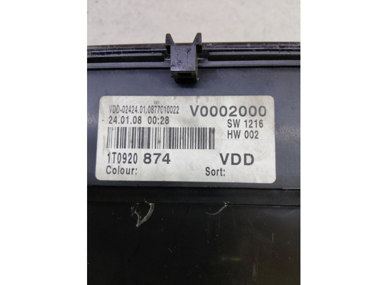 Щиток приборов (приборная панель) к Volkswagen Touran, 2008г.