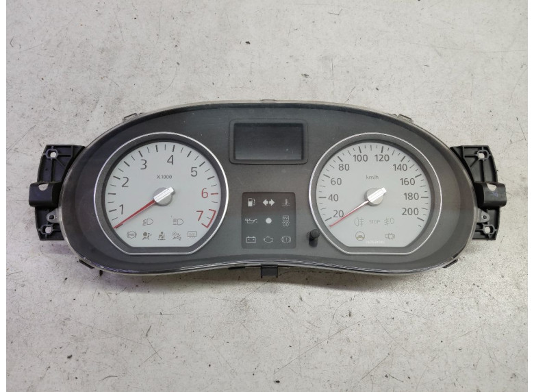 Щиток приборов (приборная панель) к Renault Sandero, 2010г.