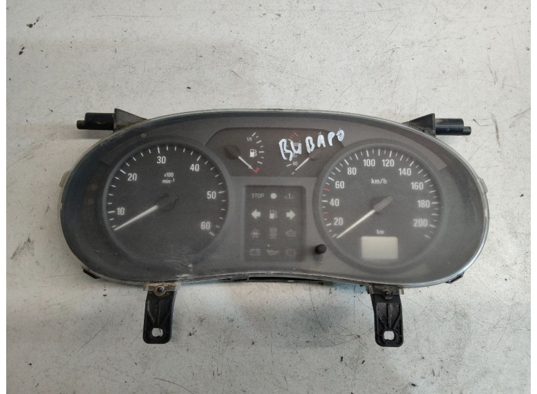 Щиток приборов (приборная панель) к Opel Vivaro, 2004г.