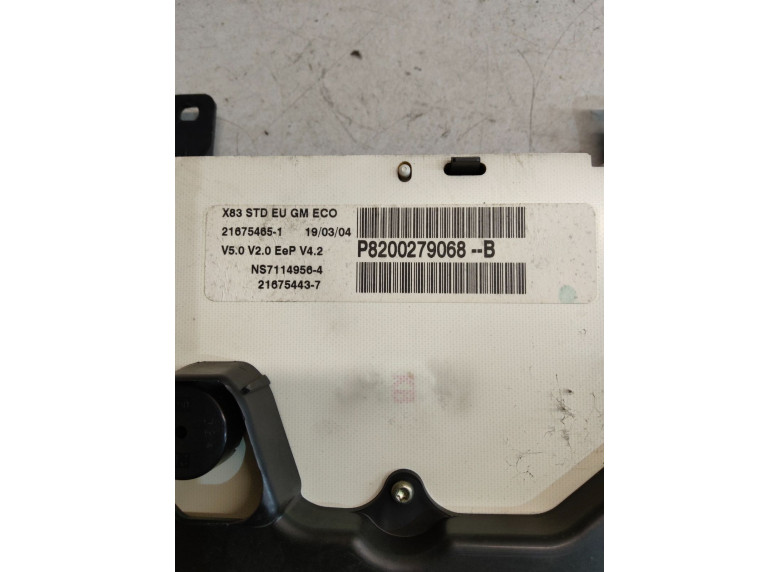 Щиток приборов (приборная панель) к Opel Vivaro, 2004г.