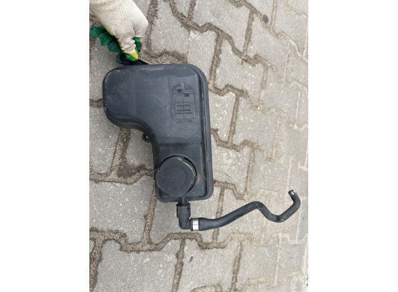 Бачок расширительный к BMW 5 E60/E61, 2006г.