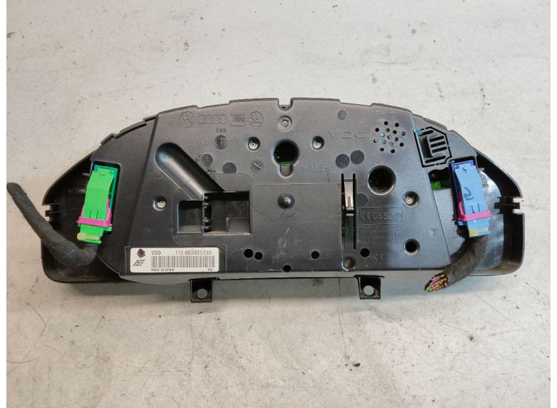 Щиток приборов (приборная панель) к Volkswagen Sharan, 2003г.