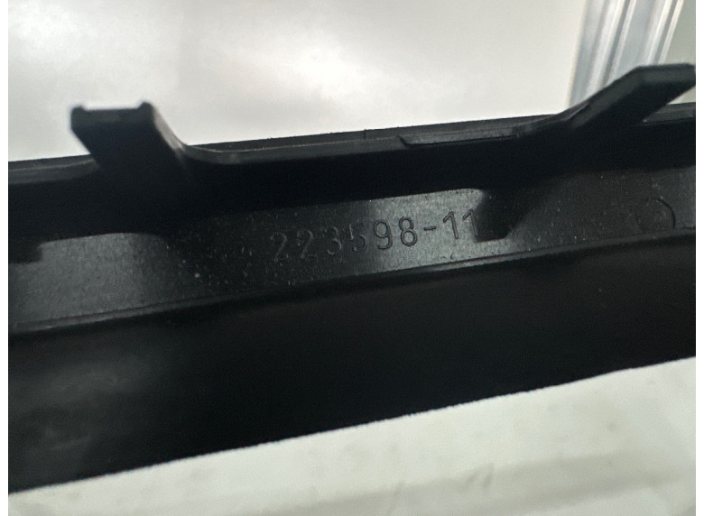 Молдинг стекла лобового к BMW XM G09, 2023г.