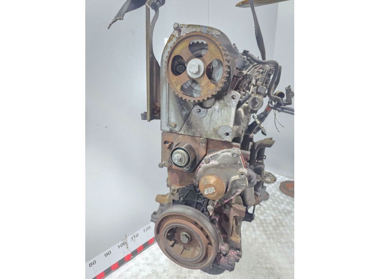 Двигатель к Renault Trafic, 2004г.