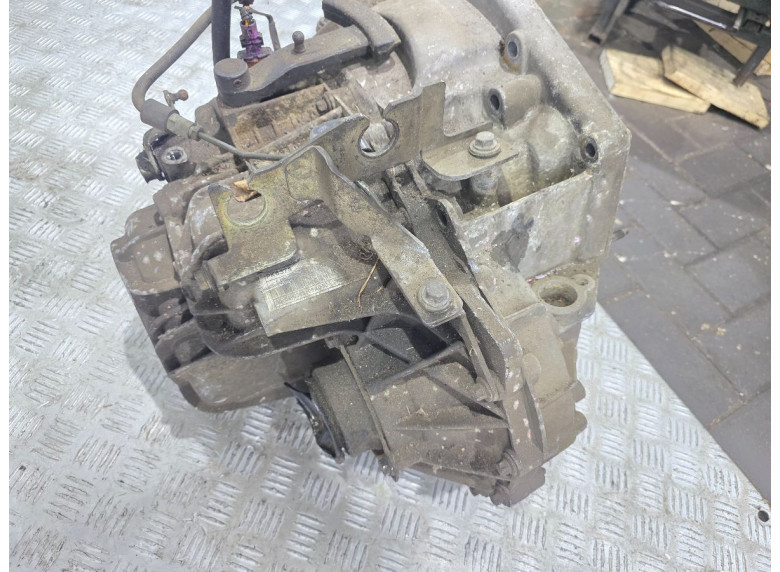 КПП механическая (МКПП) к Opel Vivaro, 2004г.