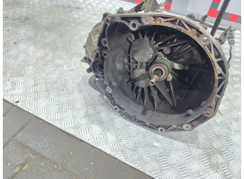 КПП механическая (МКПП) к Opel Vivaro, 2004г.