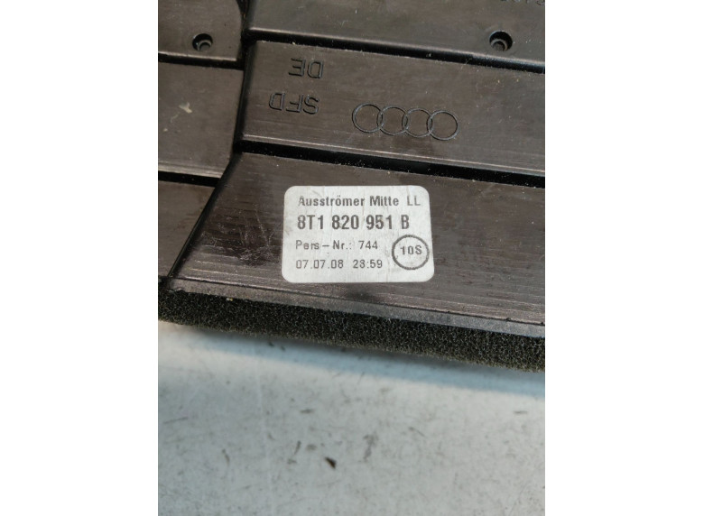 Дефлектор обдува салона к Audi A4, 2008г.